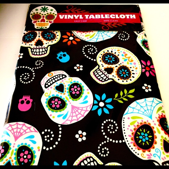 Day of the Dead Tablecloth 60x84 inch oval Sugar Skull, Halloween Decor - Picture 1 of 5